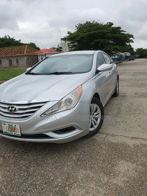 Hyundai Sonata 2012 Silver - 1