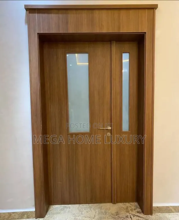 Kofa Moderni ta Katako mai Gilashi Mai Dushewa - 1