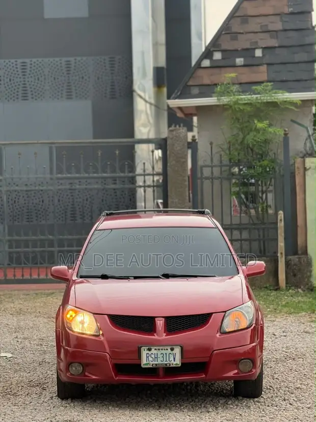 Pontiac Vibe Hatchback 2004 Red - 1