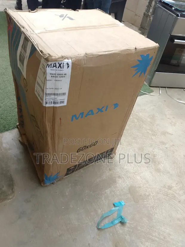 Maxi 4-Burner Standing Gas Cooker - 1