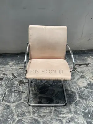 Kujerar Ofis Mai Hannu Ta Waje (An Yi Amfani Da Ita)