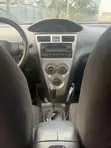 Toyota Yaris 2009 Silver - 2