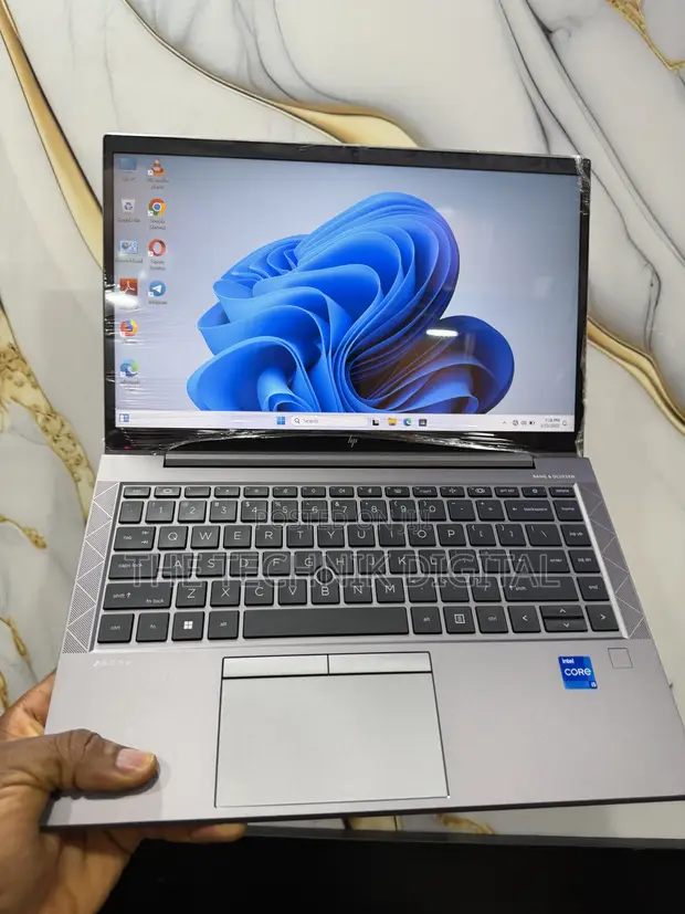 HP ZBook Firefly G8 Laptop 16GB RAM, 256GB SSD - 1