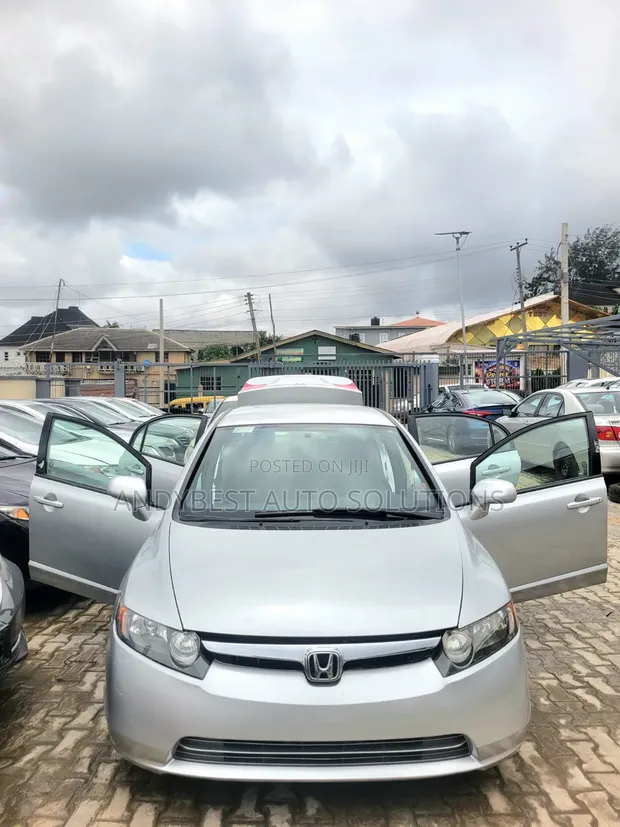 Honda Civic 2006 Silver - 1