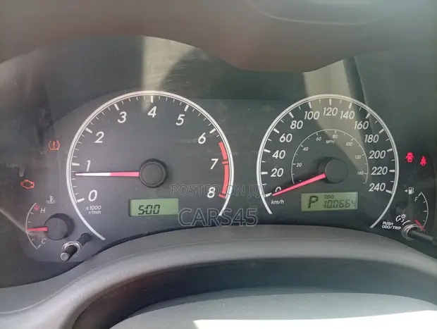 Toyota Corolla 2010 Silver - 1