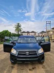 Toyota RAV4 2010 - Accident-Free - 2