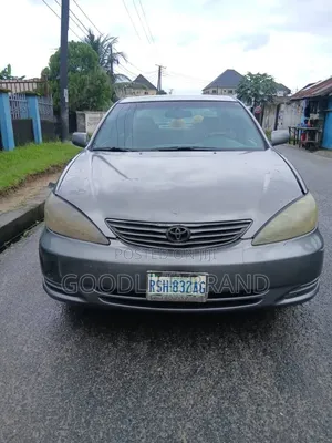 2005 Toyota Camry XLE Sedan
