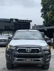 New Toyota Hilux 2026 Black - 2