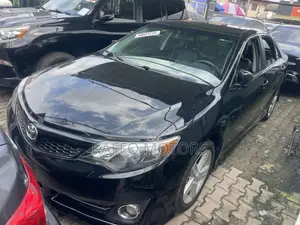 Toyota Camry SE Sedan 2014