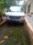 Ford E250 Econoline Cargo Van 2000 - 1