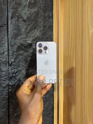 Apple iPhone 15 Pro 256GB Silver (Amfani da aka yi a UK)
