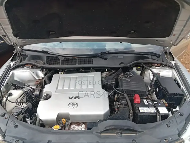 Toyota Venza AWD 2011 Silver - 1