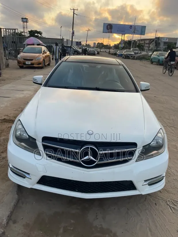 Mercedes-Benz C300 2012 White - 1