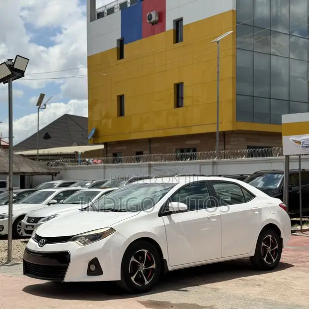 Toyota Corolla LE 2016 Fari - 1