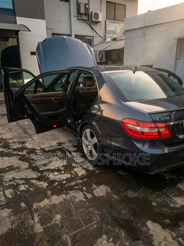 Mercedes-Benz E350 2011 Grey - 1