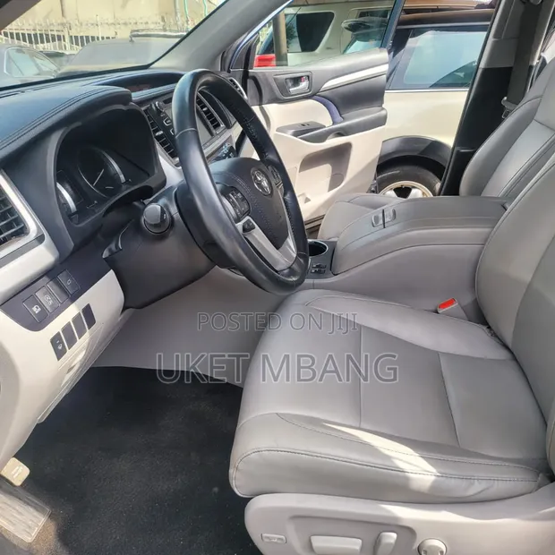 Toyota Highlander 2017 Blue - 1
