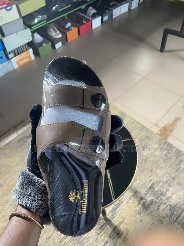 Casual and Classic Leather Slippers - 1