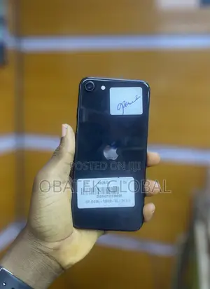 Apple iPhone SE (2020) 128GB Baki