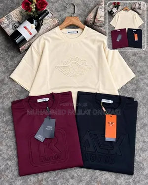 T-shirt Polo da aka kawo - Sabon Zare