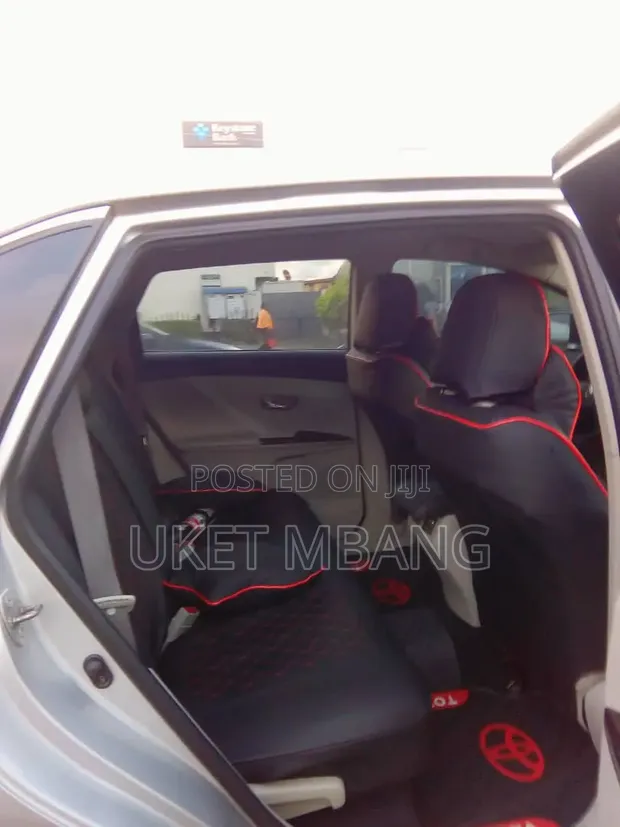 Toyota Venza V6 2009 Silver - 1
