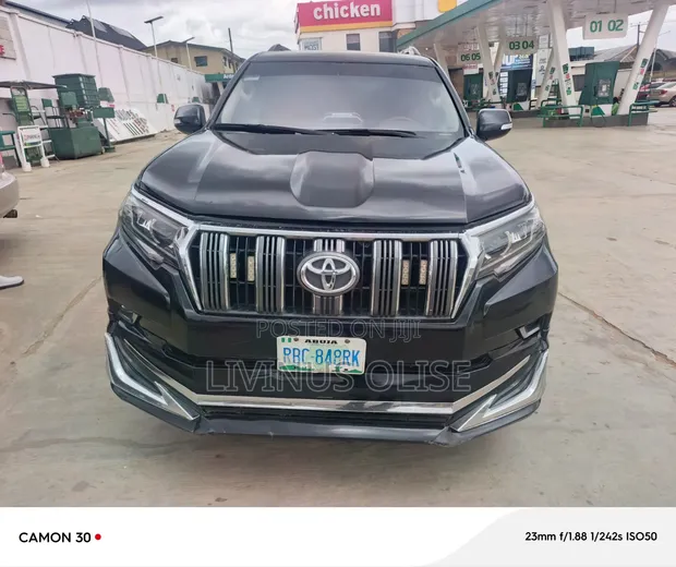 Toyota Land Cruiser Prado 2011 Black - 1