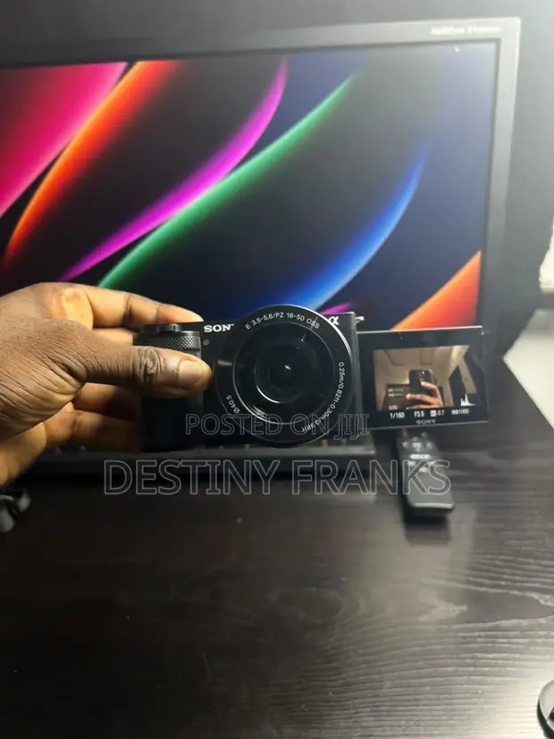 Sony ZV-E10 Mirrorless Camera da 16-50mm Kit Lens - 1