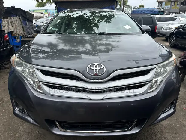 Toyota Venza AWD 2011 Gray - 1