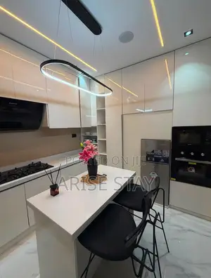 Smart 2-Bedroom Shortlet tare da Pool, Gym & PS5 a Lekki Phase 1