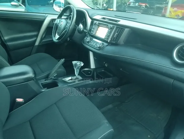 2018 Toyota RAV4 XLE SUV - 1