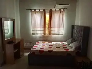 Furnished 1-Bedroom Ensuite Room in Shared Apartment, Abijo