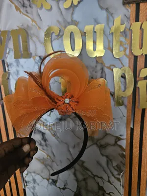 Fascinator Zinare Na Crinoline