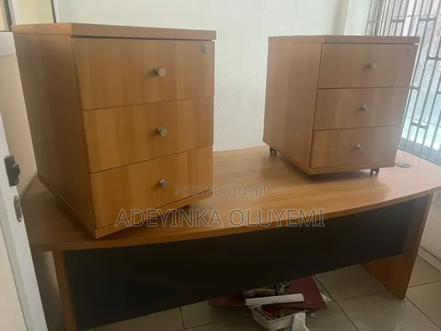 Tables da Ofis da Akwatinan Kayayyaki na Katako - 1