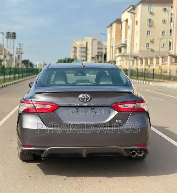 Toyota Camry 2020 SE - 1