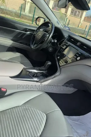 Toyota Camry 2020 SE