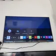 Samsung Smart TV 43-Inch 4K Na Hannu - 2