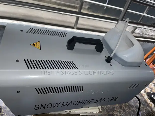 Brand New 1500W Snow Machine Stage Light (SM-1500) - 1