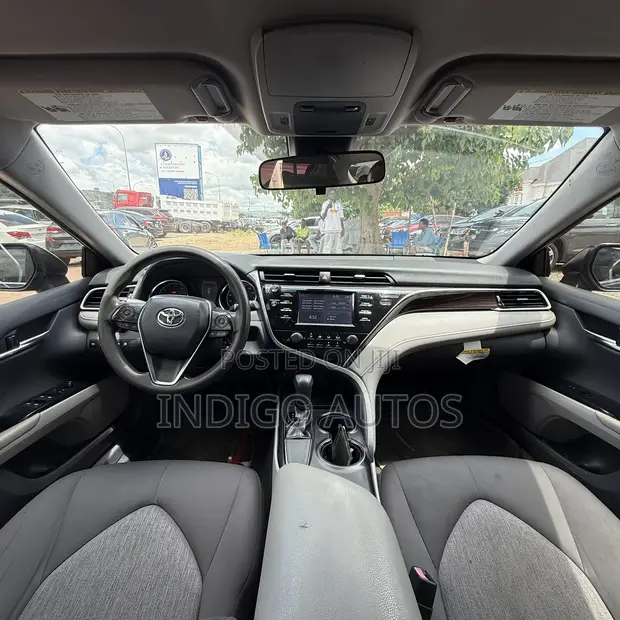 2018 Toyota Camry LE FWD (2.5L) Black - 1