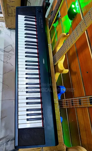 Yamaha Piaggero NP-12 Electronic Keyboard