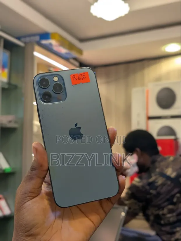 Apple iPhone 12 Pro 128GB Blue - 1