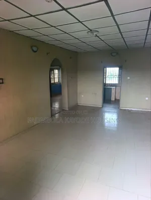 3 Bedroom Block of Flats for Rent in Kobiowu, Alakia