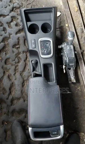 Cikakken Dashboard da Console don Toyota Hilux 2022