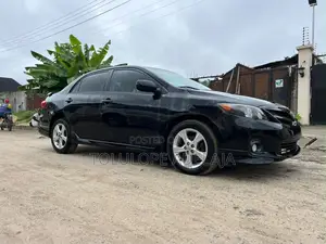 Toyota Corolla 2012 Black