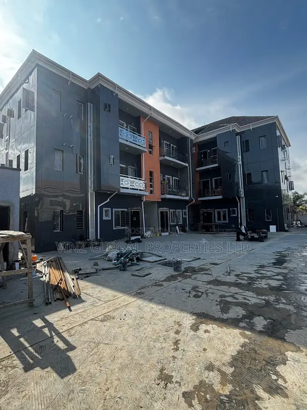 Sabon Gidan Gyara 2-Bedroom A Ajah Don Hayarwa - 1