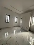 Sabon Gidan Gyara 2-Bedroom A Ajah Don Hayarwa - 3