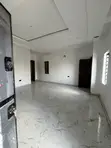Sabon Gidan Gyara 2-Bedroom A Ajah Don Hayarwa - 5