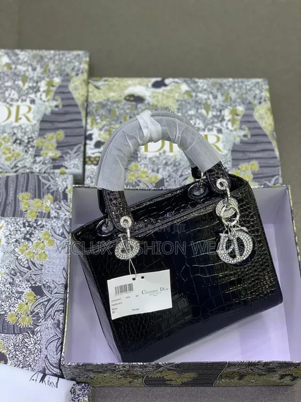 Babban Jakar Hannun Mata ta Christian Dior Mai Inganci - 1