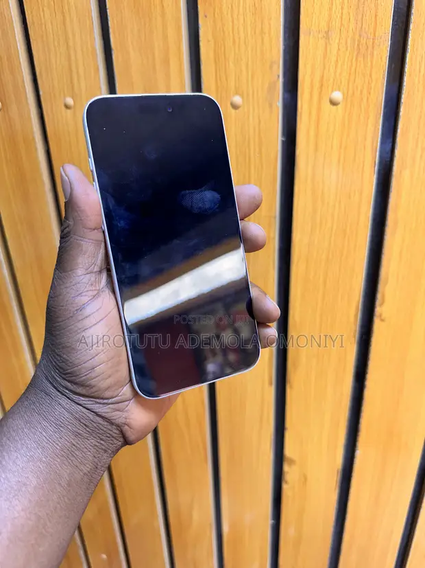 Apple iPhone 16 Plus 256GB White (UK Used) - 1