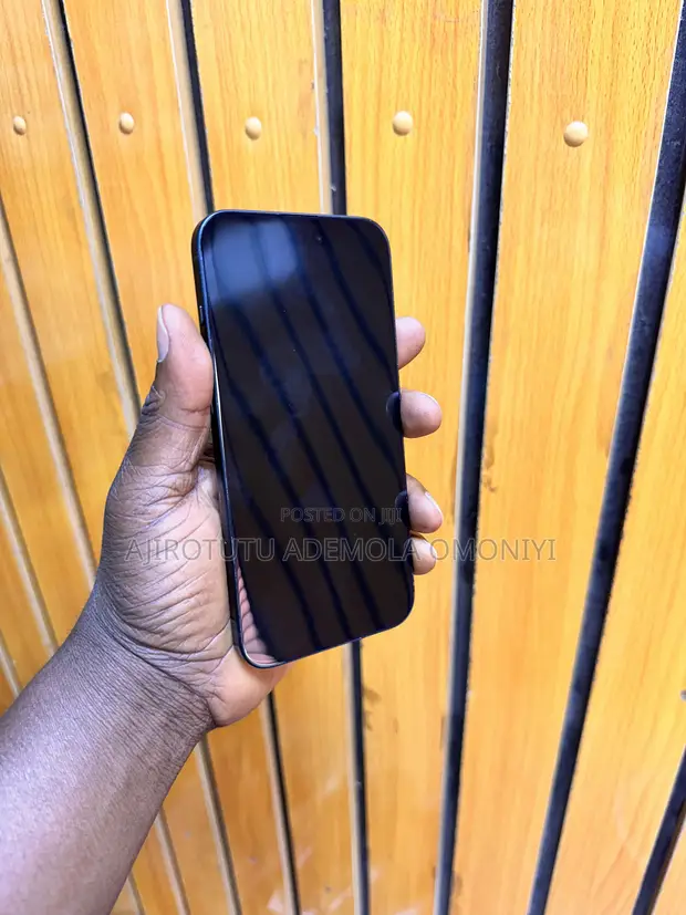 Apple iPhone 16 Plus 128GB Black (UK Used) - 1
