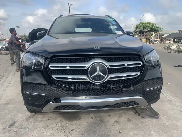 Mercedes-Benz GLE 350 4MATIC 2021 Black - 1
