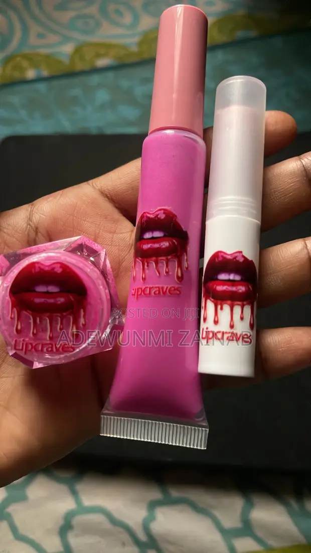 Lipcare Kit don Manyan Leɓuna masu Ruwan Hoda - 1